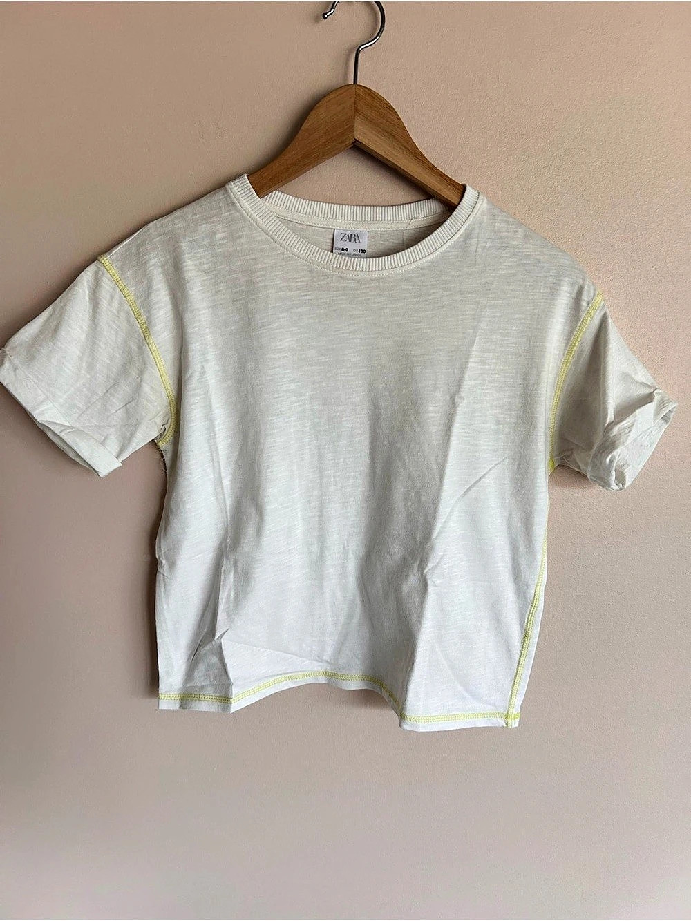 Zara Short Sleeve Tee in White with Yellow details. Size 8-9